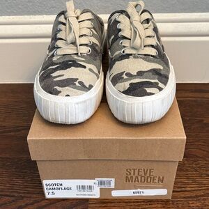 Steve Madden Camouflage Canvas Sneakers in Green and Tan